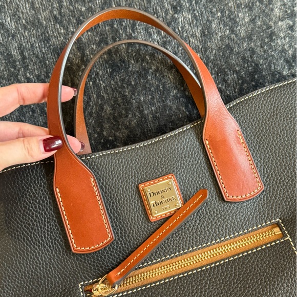 EUC Dooney & Bourke - Pebble Grain Brinley - Black Leather - Picture 7 of 15